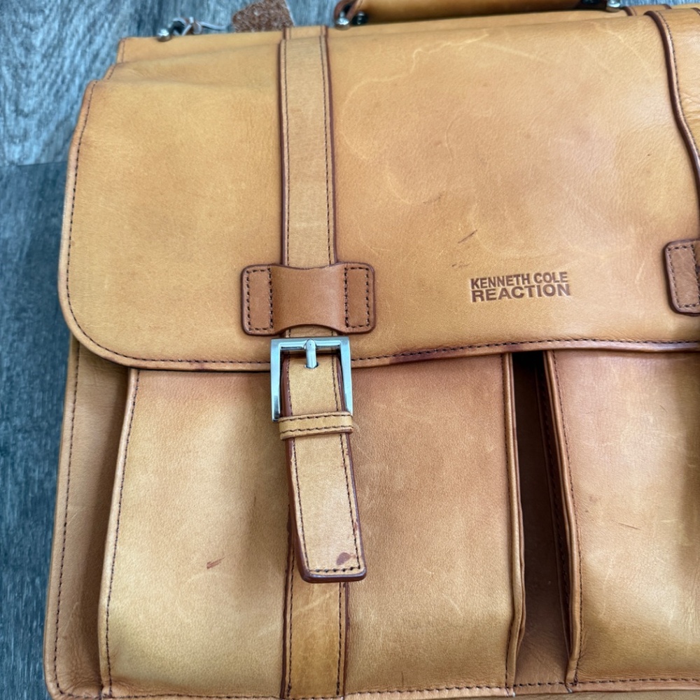 Kenneth Cole Reaction R-tech Leather Portfolio Laptop Computer Case Bag 15" Tan - Picture 2 of 6